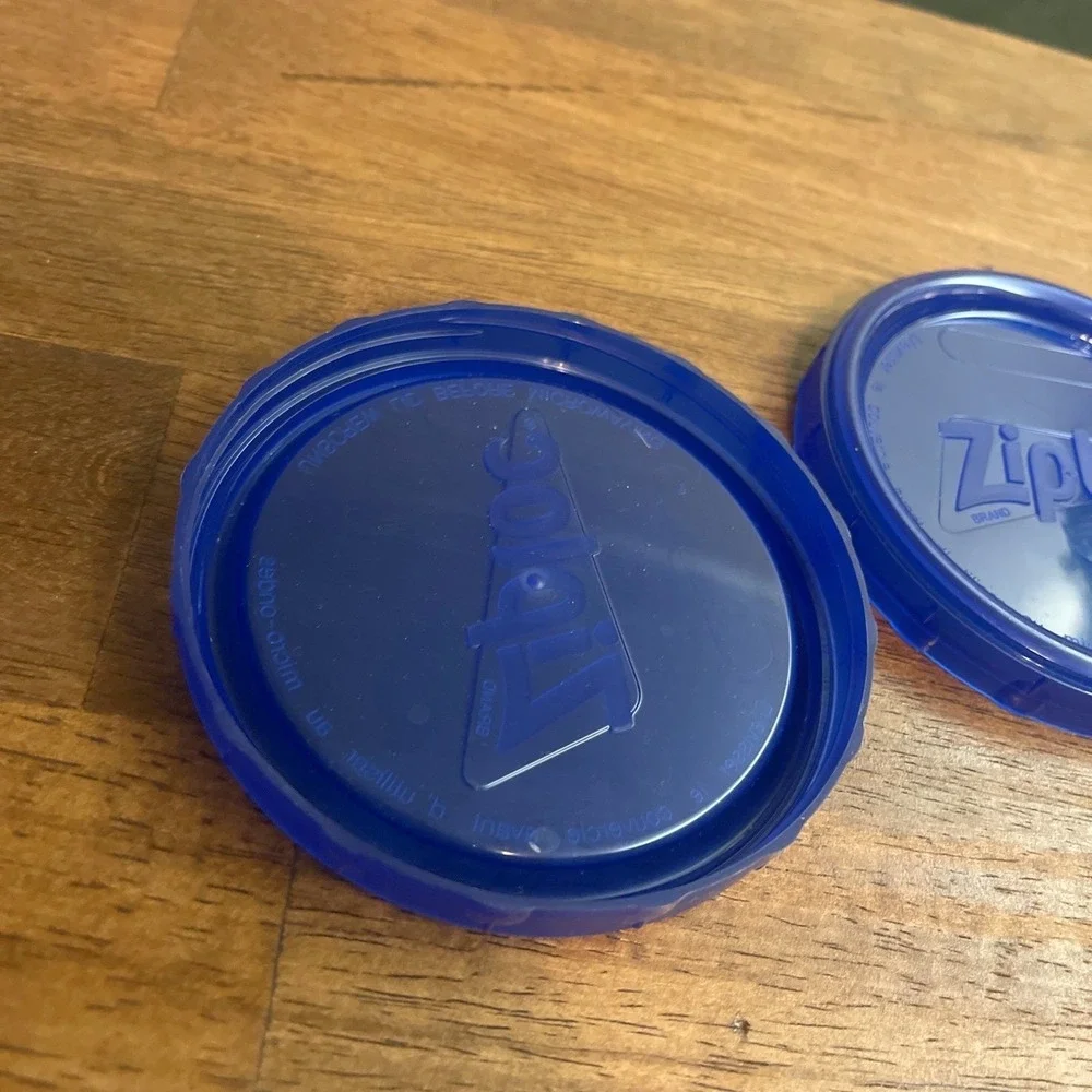 2 Ziploc Twist 'n Loc Universal Size Round Lids‎ Replacements